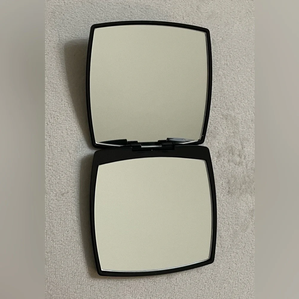 NIB Chanel Double Compact Mirror With Velvet Black Pouch